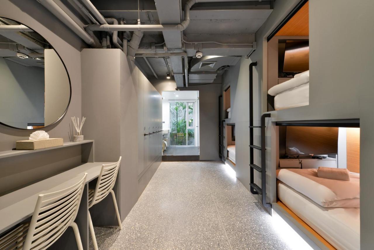 Tiang Capsule Hostel Bangkok Exterior foto